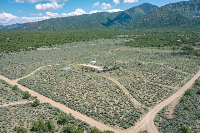 131 Quintana Road, Questa, NM 87556