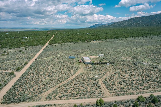 131 Quintana Road, Questa, NM 87556