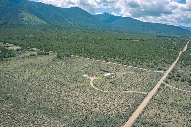 131 Quintana Road, Questa, NM 87556