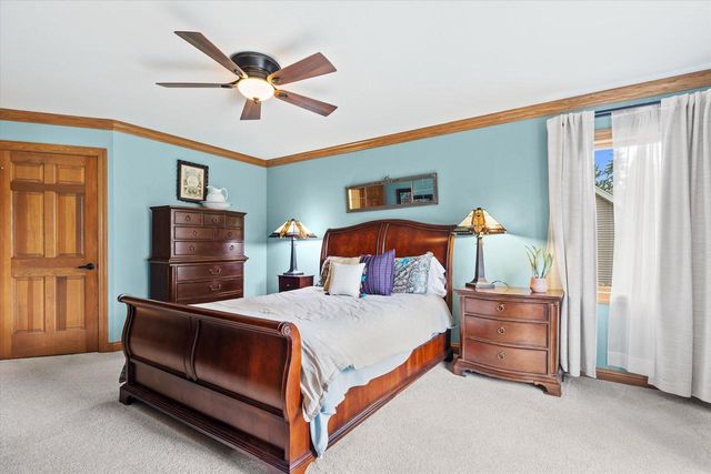 925 Greenway TERRACE, Hartland, WI 53029