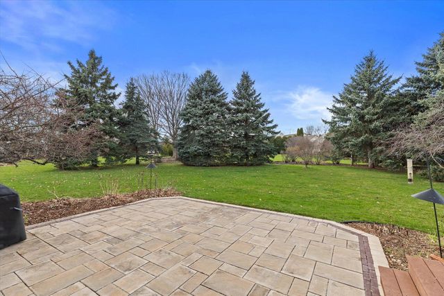 925 Greenway TERRACE, Hartland, WI 53029