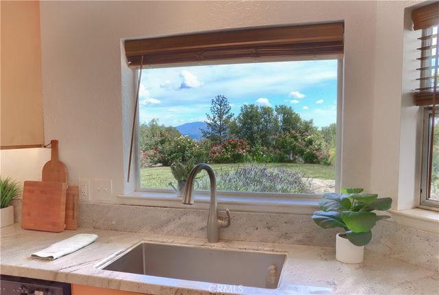 5603 Clouds Rest Road, Mariposa, CA 95338