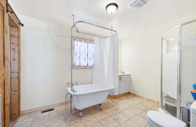 525 Riley Creek Rd, Whitleyville, TN 38588