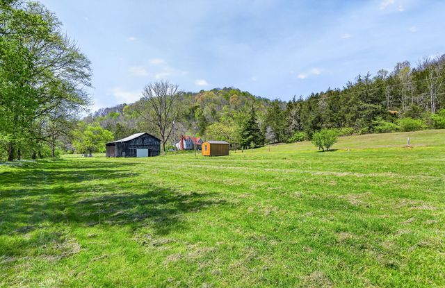 525 Riley Creek Rd, Whitleyville, TN 38588