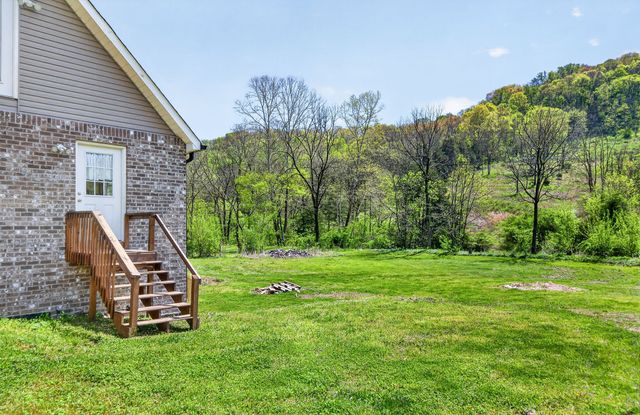525 Riley Creek Rd, Whitleyville, TN 38588