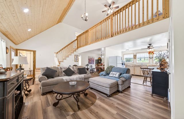 525 Riley Creek Rd, Whitleyville, TN 38588