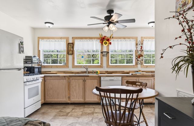 525 Riley Creek Rd, Whitleyville, TN 38588