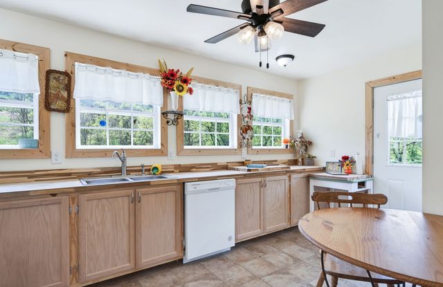 525 Riley Creek Rd, Whitleyville, TN 38588