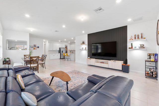 1325 HAYWAGON Trail, The Acreage, FL 33470