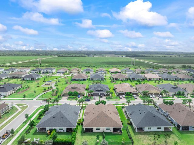 1325 HAYWAGON Trail, The Acreage, FL 33470