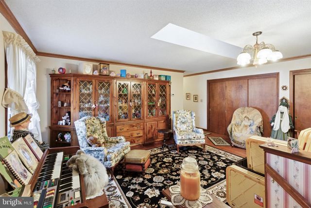 2453 LINCOLN HWY E, Lancaster, PA 17602