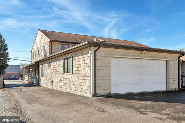 2453 LINCOLN HWY E, Lancaster, PA 17602