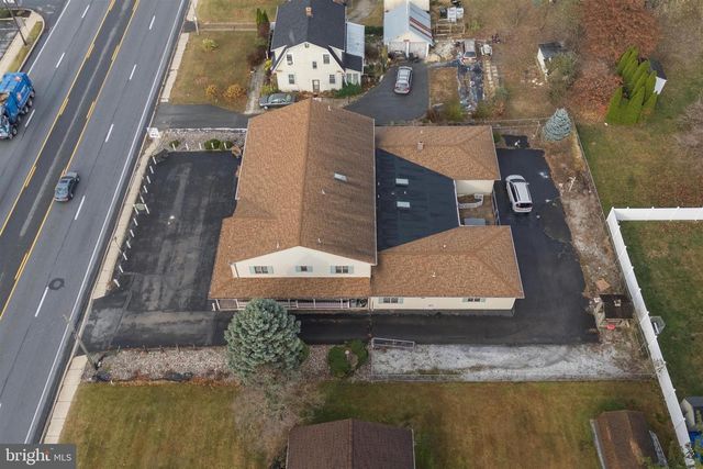 2453 LINCOLN HWY E, Lancaster, PA 17602