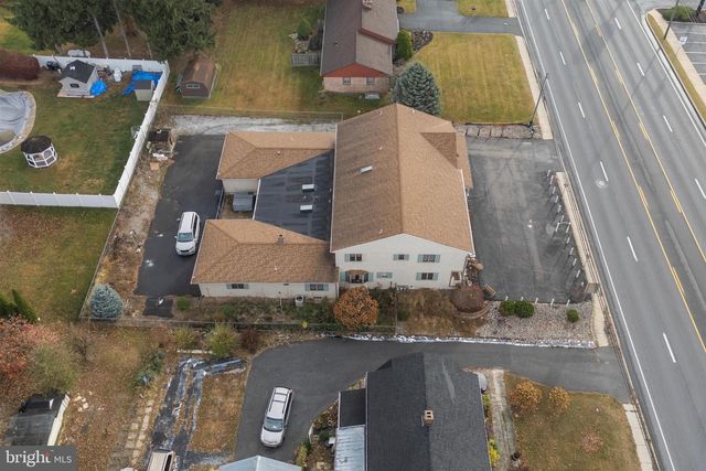 2453 LINCOLN HWY E, Lancaster, PA 17602