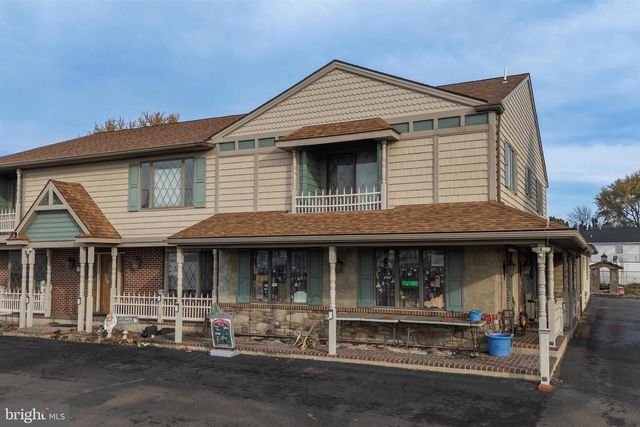 2453 LINCOLN HWY E, Lancaster, PA 17602
