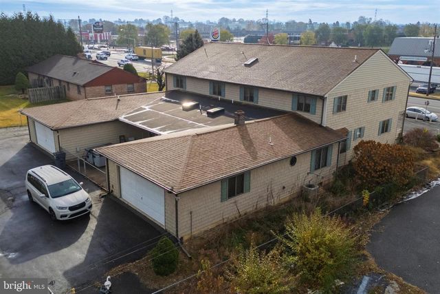 2453 LINCOLN HWY E, Lancaster, PA 17602