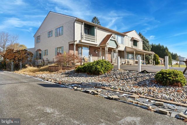 2453 LINCOLN HWY E, Lancaster, PA 17602