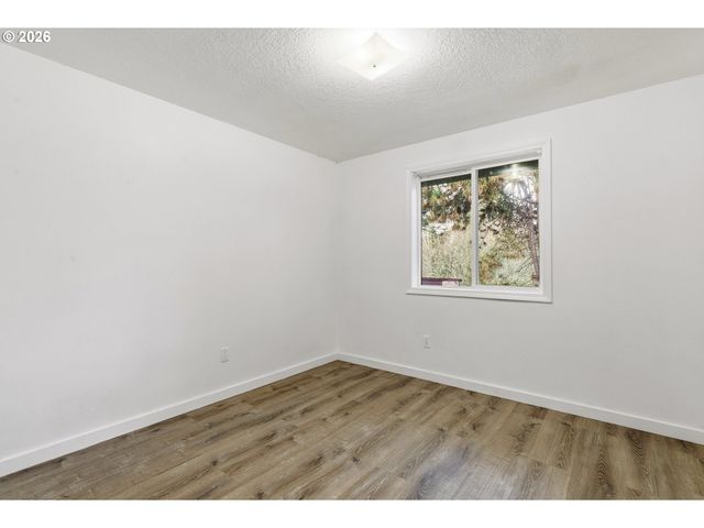 1010 Se 3RD Ave, Battle Ground, WA 98604