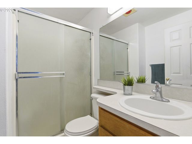 1010 Se 3RD Ave, Battle Ground, WA 98604