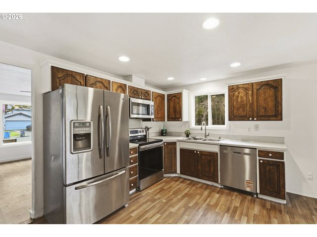 1010 Se 3RD Ave, Battle Ground, WA 98604