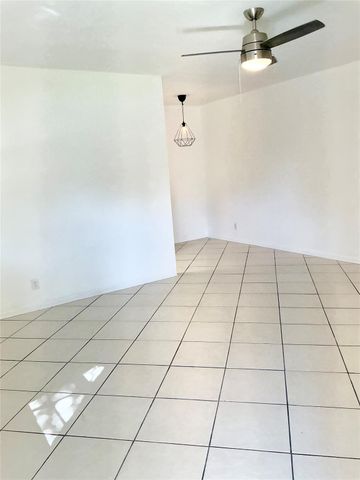 1645 NE 12th St B, Fort Lauderdale, FL 33304