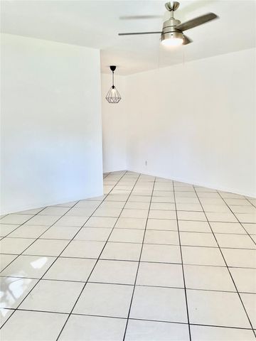 1645 NE 12th St B, Fort Lauderdale, FL 33304