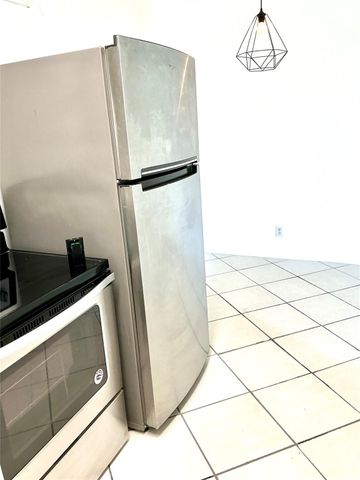 1645 NE 12th St B, Fort Lauderdale, FL 33304