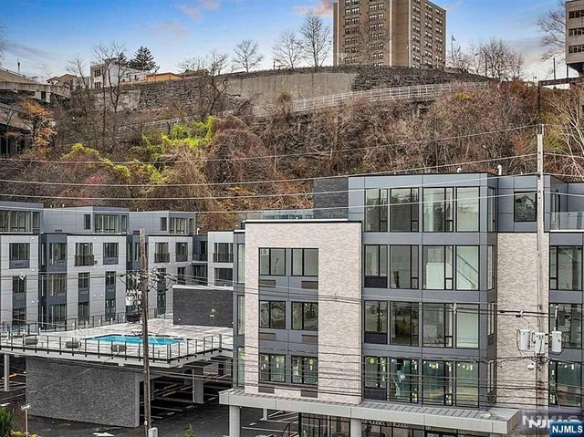 7101 River Road 304A, North Bergen, NJ 07047