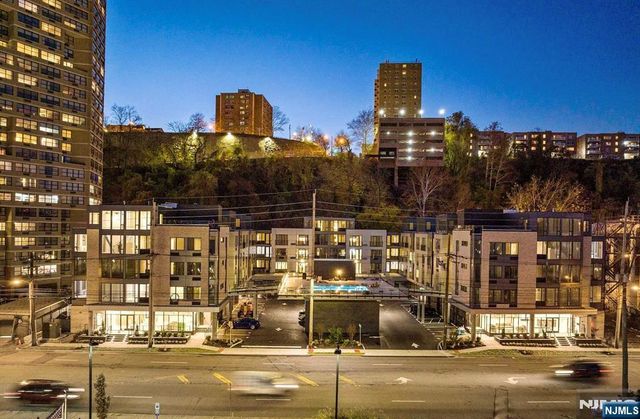 7101 River Road 304A, North Bergen, NJ 07047