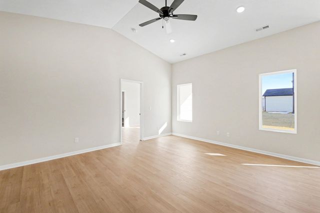 9157 E Chris, Bel Aire, KS 67226