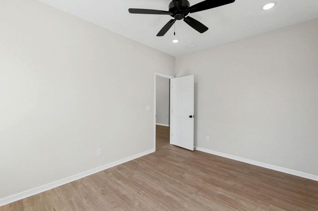 9157 E Chris, Bel Aire, KS 67226