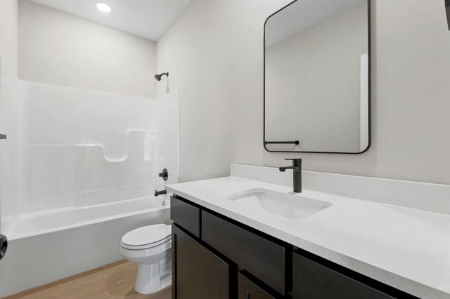 9157 E Chris, Bel Aire, KS 67226