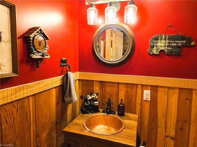 1647 Staghorn Road, Purlear, NC 28665