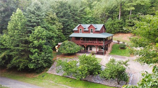 1647 Staghorn Road, Purlear, NC 28665