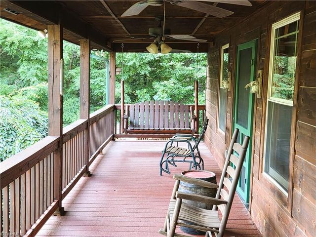 1647 Staghorn Road, Purlear, NC 28665
