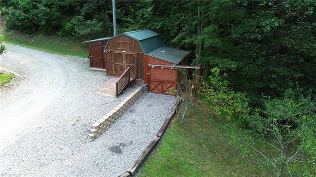 1647 Staghorn Road, Purlear, NC 28665