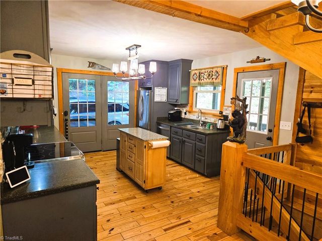 1647 Staghorn Road, Purlear, NC 28665