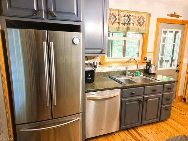 1647 Staghorn Road, Purlear, NC 28665