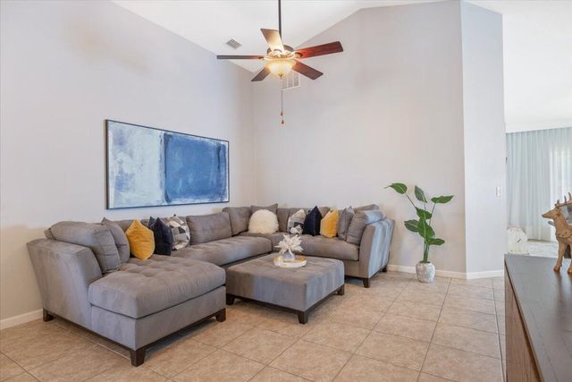 8083 Westfield Circle, Vero Beach, FL 32966