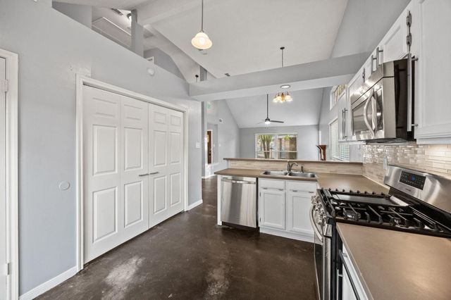 9630 Top Gallant Court, Houston, TX 77065