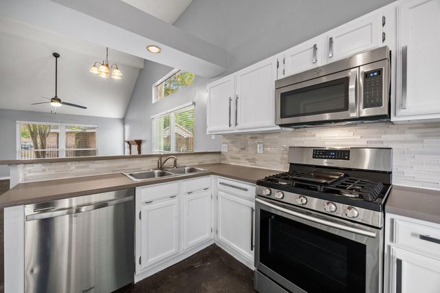 9630 Top Gallant Court, Houston, TX 77065