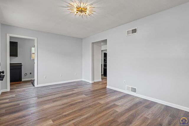 1934 NW Polk ST, Topeka, KS 66608