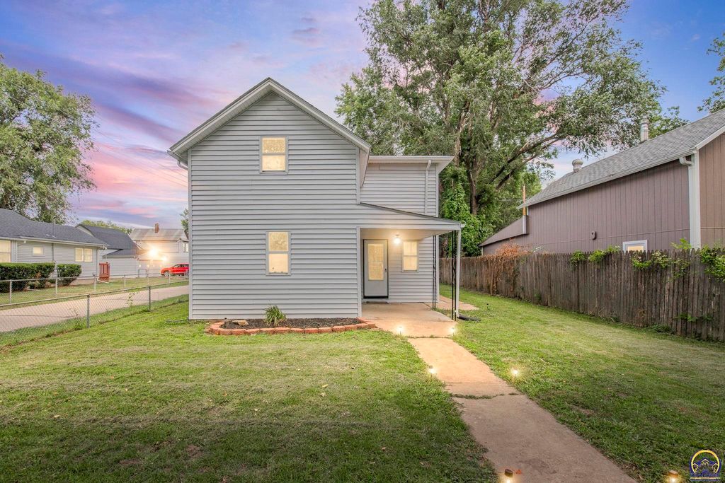 1934 NW Polk ST, Topeka, KS 66608