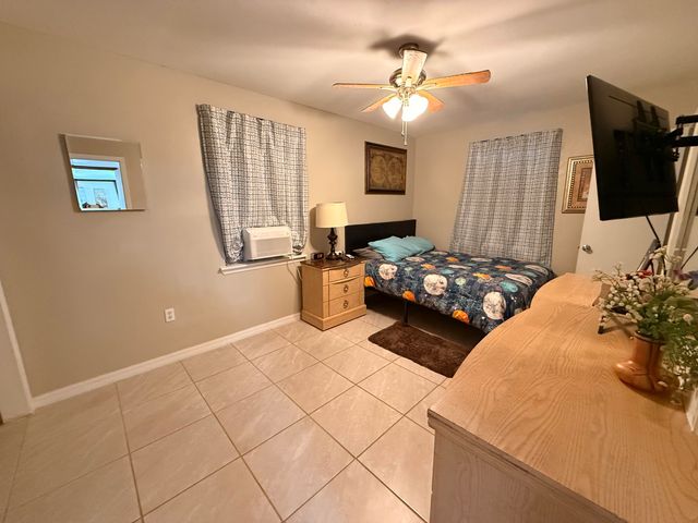 14 Evergreen Pl, Petal, MS 39465