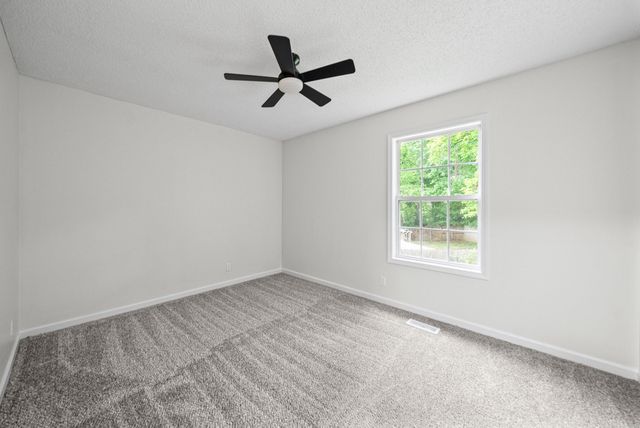 628 Woodhaven Dr, Clarksville, TN 37042