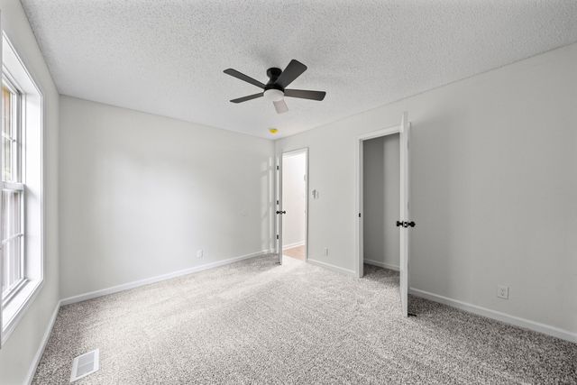 628 Woodhaven Dr, Clarksville, TN 37042