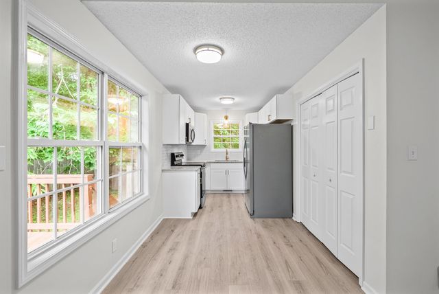 628 Woodhaven Dr, Clarksville, TN 37042