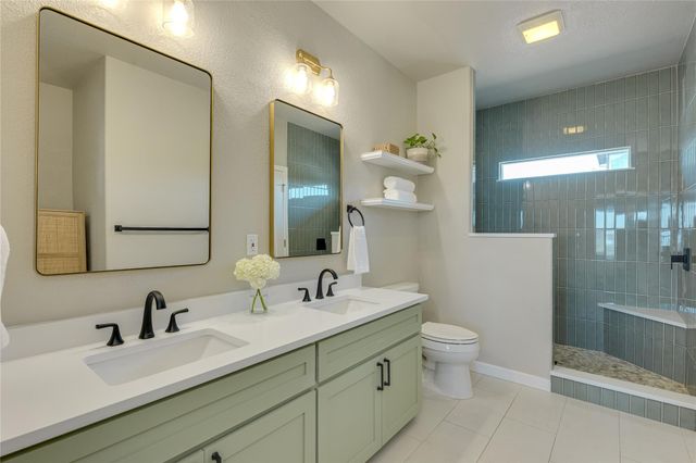330 Southwind RD, Point Venture, TX 78645