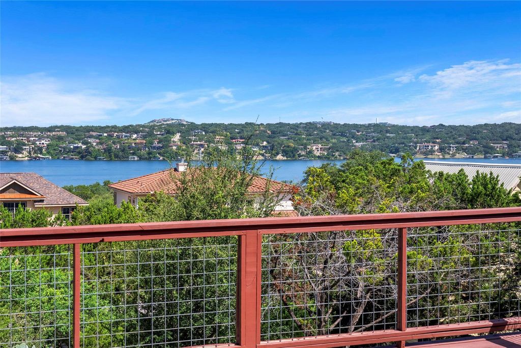 330 Southwind RD, Point Venture, TX 78645