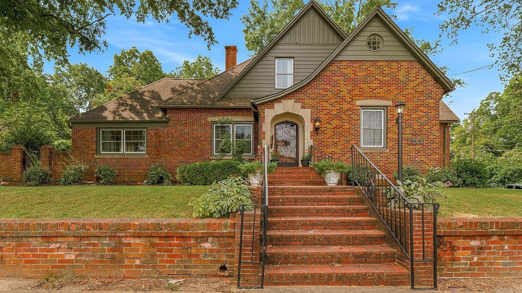 537 Warner Avenue, Jonesboro, AR 72401